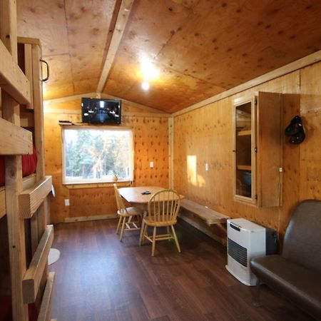Pleasant Valley Alaskan Adventure Dry Cabins מראה חיצוני תמונה