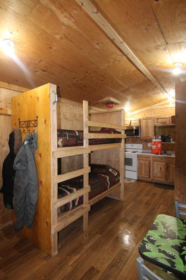 Pleasant Valley Alaskan Adventure Dry Cabins מראה חיצוני תמונה